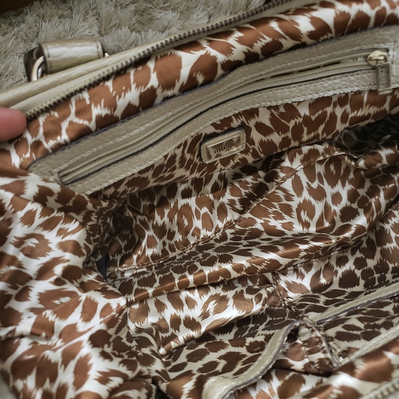 G by Guess handbag - Picture 2 of 2